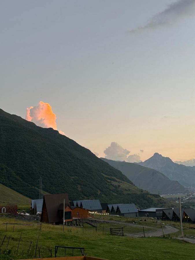 Lonely Mountain Villa Kazbegi Exterior photo