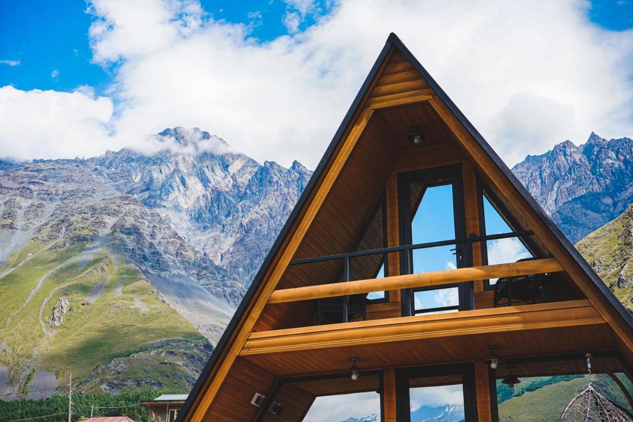 Lonely Mountain Villa Kazbegi Exterior photo