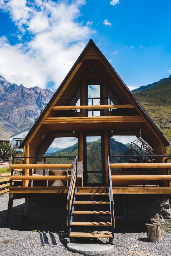 Lonely Mountain Villa Kazbegi Exterior photo