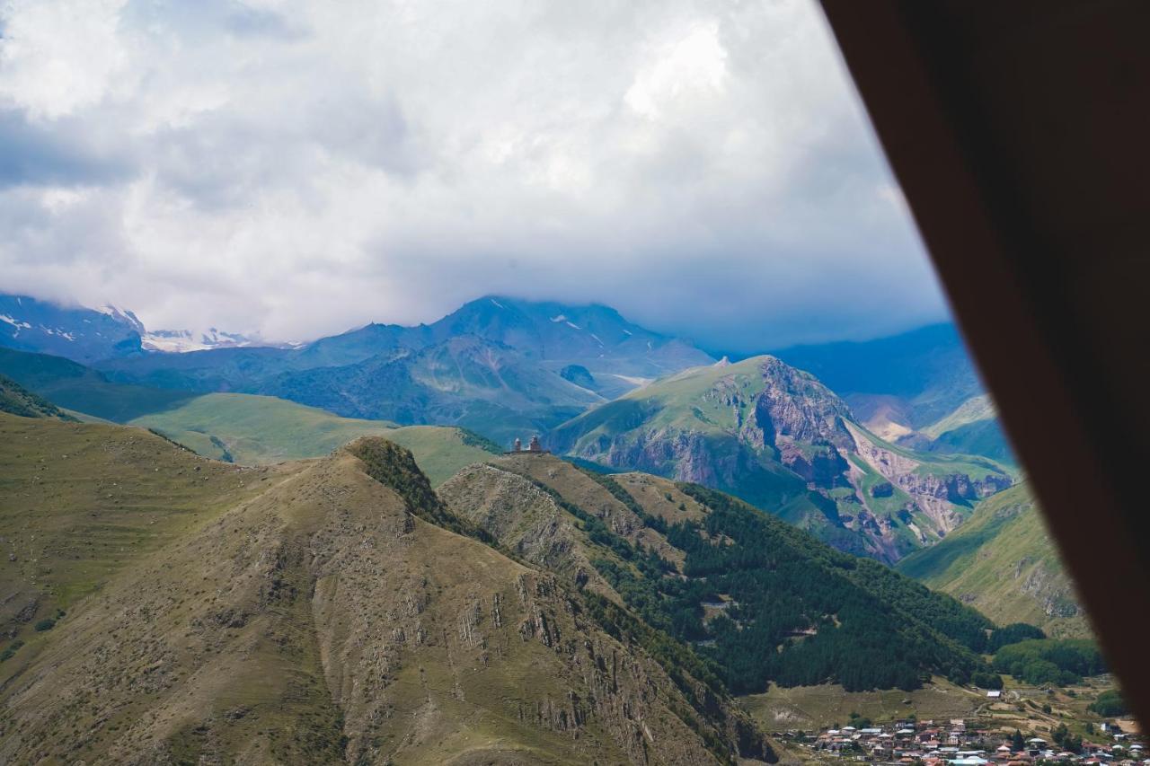Lonely Mountain Villa Kazbegi Exterior photo