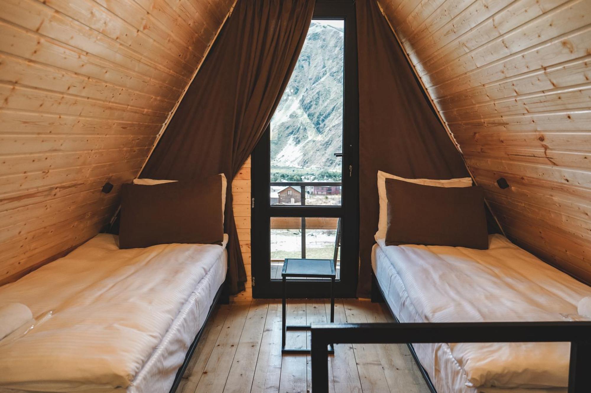 Lonely Mountain Villa Kazbegi Exterior photo