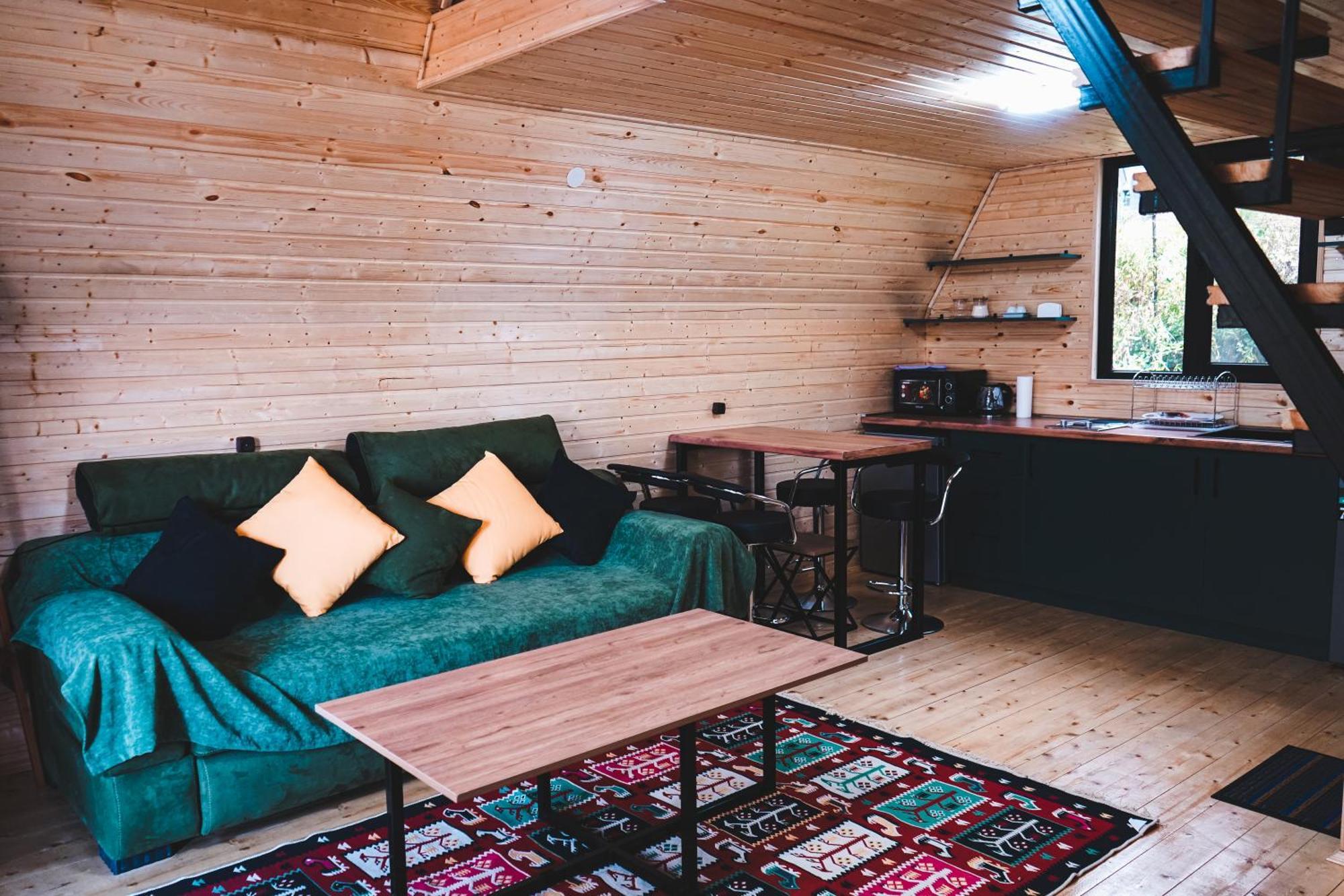 Lonely Mountain Villa Kazbegi Exterior photo