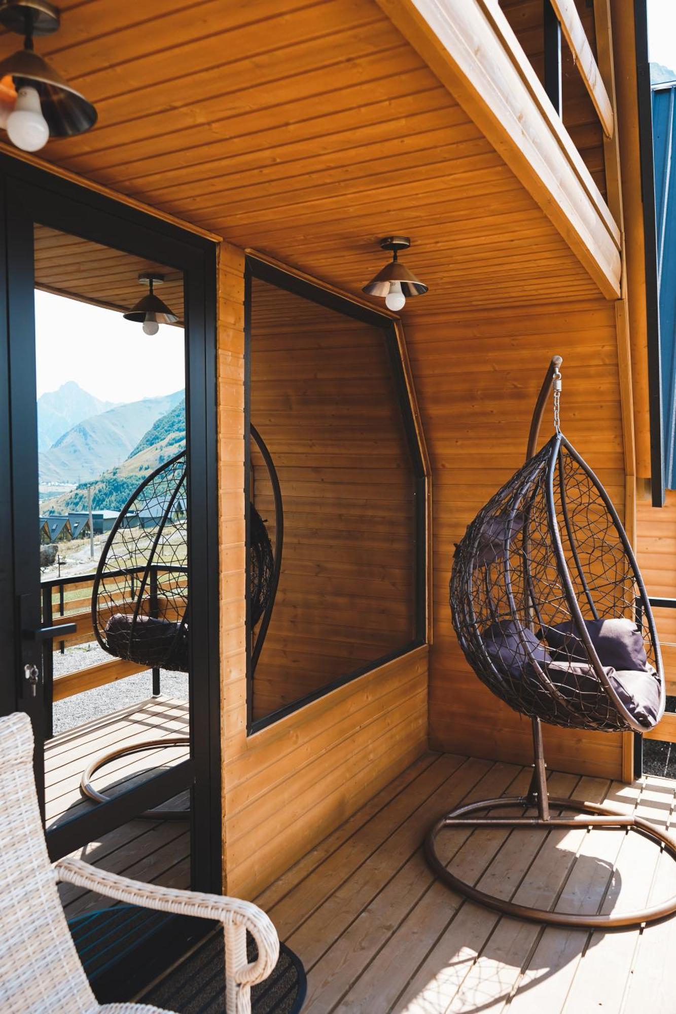 Lonely Mountain Villa Kazbegi Exterior photo
